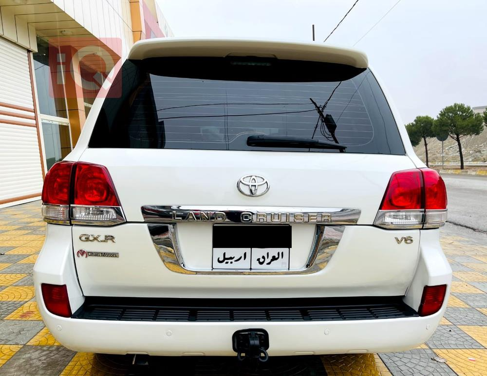 تۆیۆتا لاند کروزەر